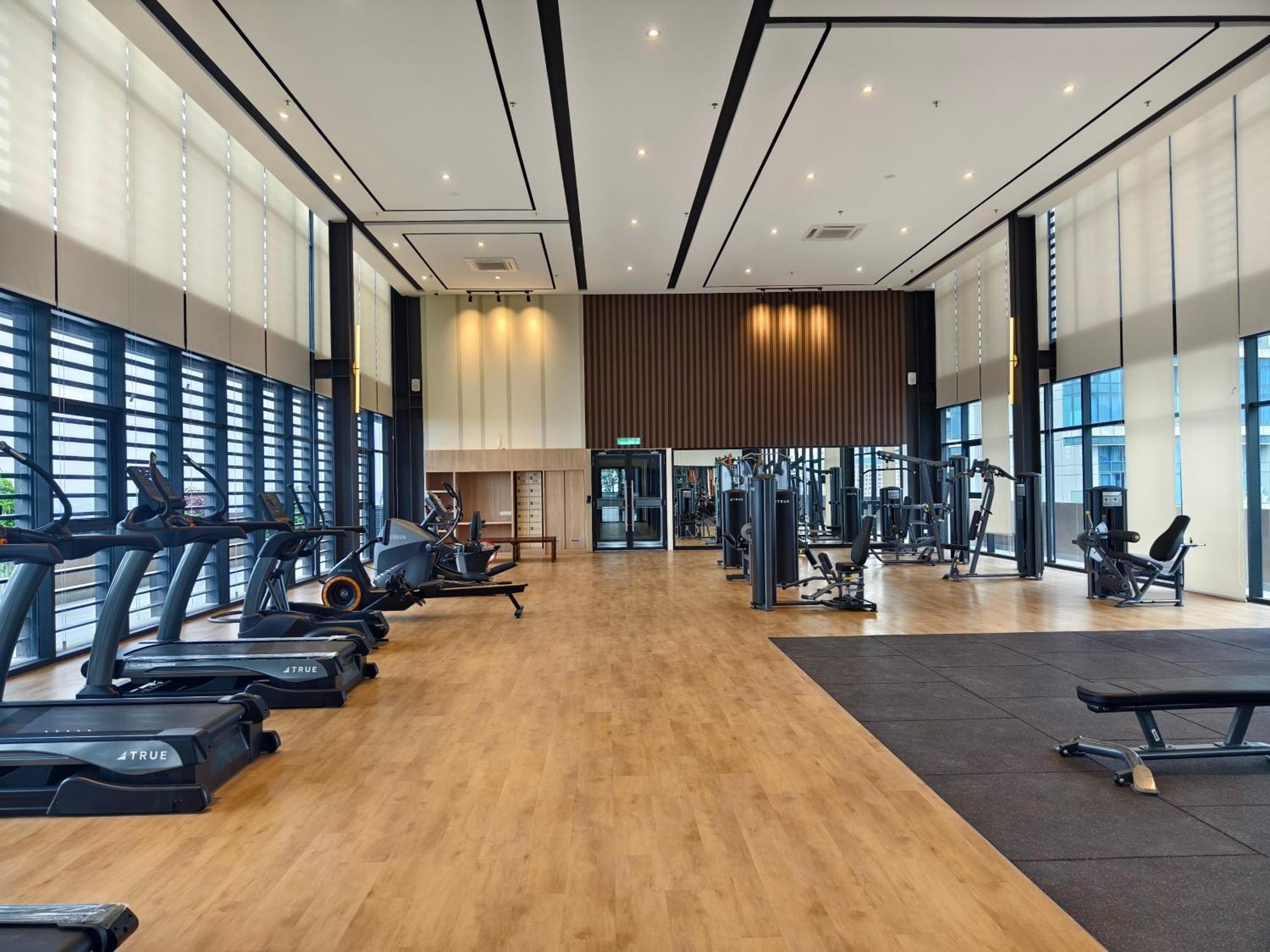 Mossaz Suites Empire City By Starwood เปอตาลิงจายา ภายนอก รูปภาพ